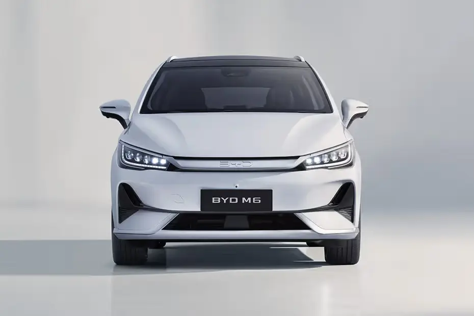 BYD M6 Front